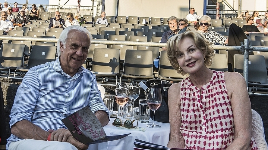 Benno Hafner und Katharina Lanfranconi sind als Theaterfan bei j Benno Hafner und Katharina Lanfranconi sind als Theaterfans bei jeder Premiere gerne dabei.
