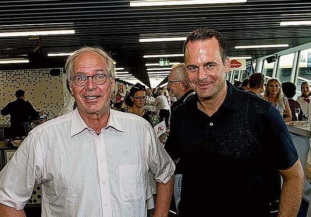 Thierry Carrel, Sozialvorsteher Gemeinde Vitznau und Nationalratskandidat, mit Ständerat Damian Müller. Sportlich ist Thierry pro Jahr über 10 000 km mit dem Velo unterwegs, und Damian betont die Verbundenheit mit dem Schweizer Pferdesport, in d