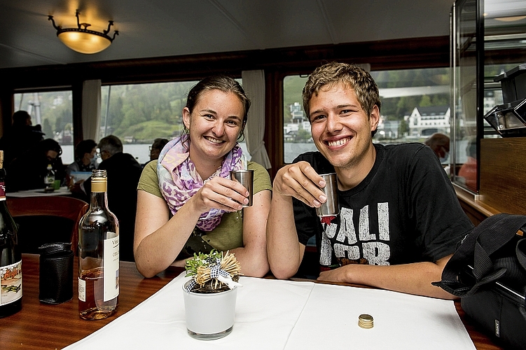 Eine Tour de Suisse mit öffentlichem Verkehrsmittel haben Corinne Lenherr und Patrick Regli den ganzen April absolviert. Die letzte Etappe führt vom Tessin via Flüelen zurück nach Luzern.