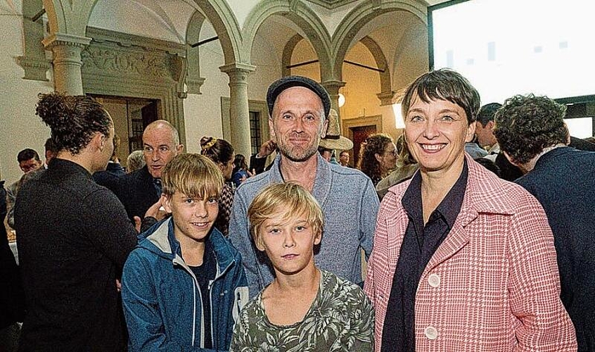 Von links: die beiden Kinder Niklas und Frederik mit Matthias und Riccarda Schaller, Kantonsrätin GLP. Sie bibberten um den GLP-Sitz im Nationalrat.