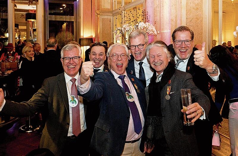 Von links: Sie feierten ihren Zunftmeister, die Zunftkollegen im gleichen Jahrgang 2003, mit Hansjörg Kaufmann, Martin Bucherer, Wädi Fischer, 3. genannter als Zunftmeister, Marc Schumacher, Ruedi Kunz und Patrick Schätzle.