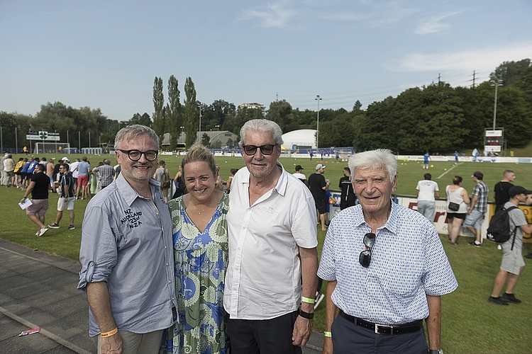 Von links: Ernst Blaser, alt Grossrat, René Hess, Hess Taxi AG und Hauptsponsor, Roger von Ah, Präsident Wohnbaugenossenschaft Littau, und Martin Brunner, Brunner Transport AG.