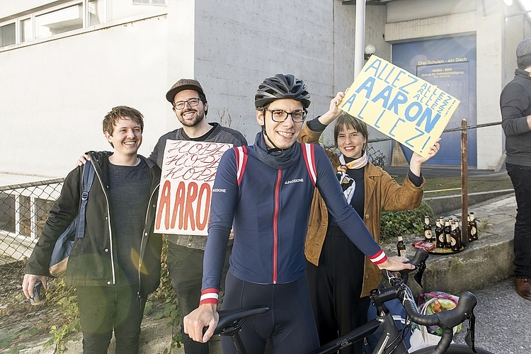 Grosse Unterstützung für Aaron Mosimann (im Vordergrund) gab’s von Kevin Schneeberger (links), Stefan Zeier und Lara Küenzi (rechts).