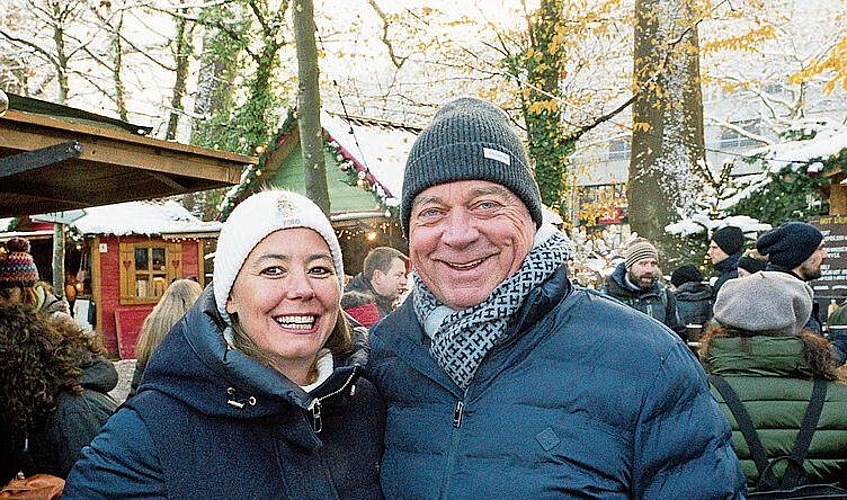 Andrea Gehrig und Mike Eleganti waren auf Glühweinsuche und genossen das schöne Wetter.