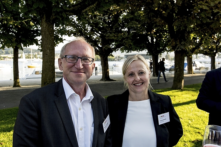Haben aus dem Referat einen Eindruck zu den offenen Fragen zum Europadossier erhalten: Markus Hodel, Hochschule Luzern, und Conny Schmid, Aclevion AG.