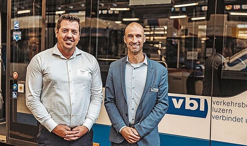 Der Präsident des Verbands mit dem Gastgeber am Mittwochabend:
Benjamin Koch (links) und Laurent Roux, VBL-Direktor. Der Präsident des Verbands mit dem Gastgeber am Mittwochabend: Benjamin Koch (links) und Laurent Roux, VBL-Direktor.