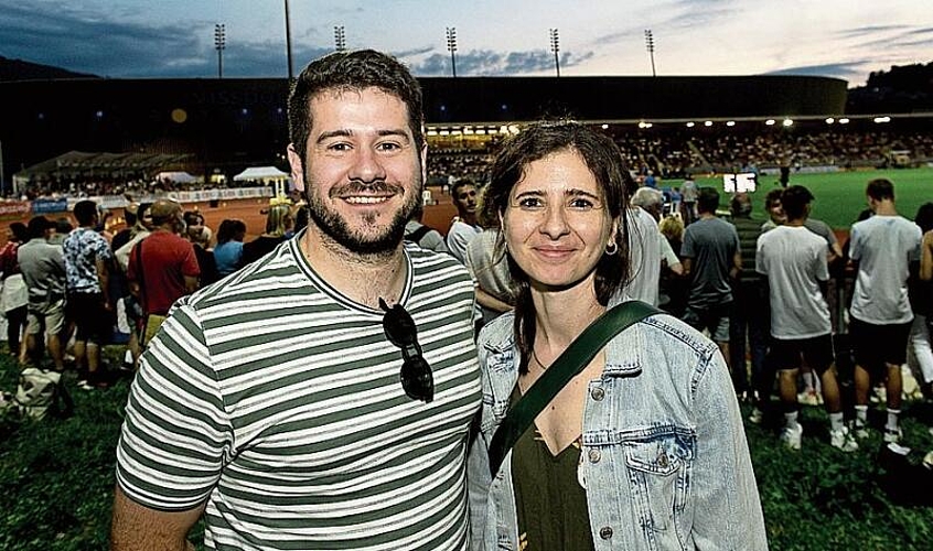 David Finken und Joséphine Chamoulaud sind beim Abendspaziergang
zufällig am Event auf der Allmend vorbeigekommen. David Finken und Joséphine Chamoulaud sind beim Abendspaziergang zufällig am Event auf der Allmend vorbeigekommen.