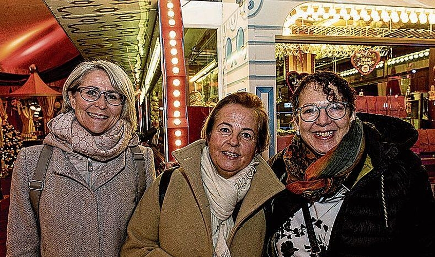 Von links: Gabriele Smirnovaite, Dario Lehner und Kathrin Tobler. Dario und Kathrin zeigen Gabriele die Schweizer Traditionen. Dazu gehört natürlich auch der National-Circus Knie.
