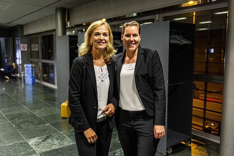Esther Kammermann (links) und Eliane Laub sprachen aus Sicht der Event-Organisation von einem gelungenen und hilfreichen Abend.