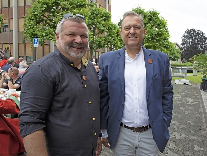 Daniel Abächerli (r.), der LFK-Präsident mit der längsten Amtsdauer, zusammen mit seinem Medienchef Peti Federer.