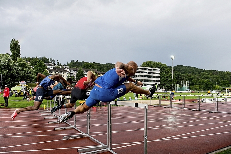 Jeweils im Juli messen sich auf der Luzerner Allmend rund 400 Spitzensportler und Spitzensportlerinnen aus über 40 Ländern in diversen Lauf-, Sprung- und Wurfdisziplinen. Lange drohte das Spitzenleichtathletik-Meeting von Luzern wie schon im letzten Jahr dem Virus zum Opfer zu fallen.