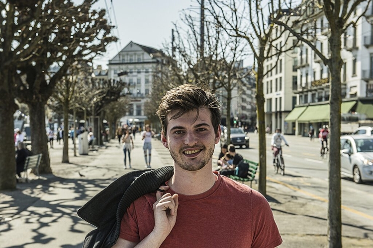 Lucian von Arx wurde während der Kochlehre am 1. April auf den Arm genommen: «Ich habe den Auftrag erhalten, den Schalldämpfer für den Mixer zu holen.»