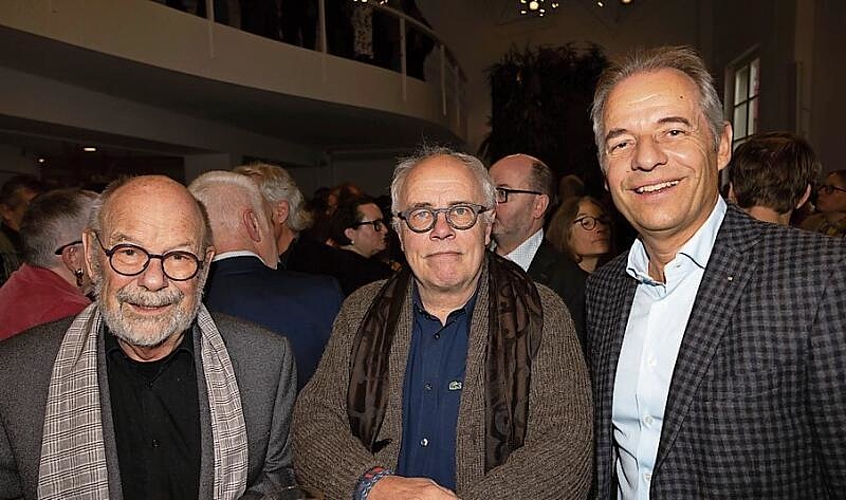 Walter Lips (links) beschäftigt sich seit Dekaden mit Bau- und Raumakustik, auf dem Bild mit Ex-LT-Intendant Dominique Mentha und Philipp Gmür, CEO Helvetia Versicherungen.