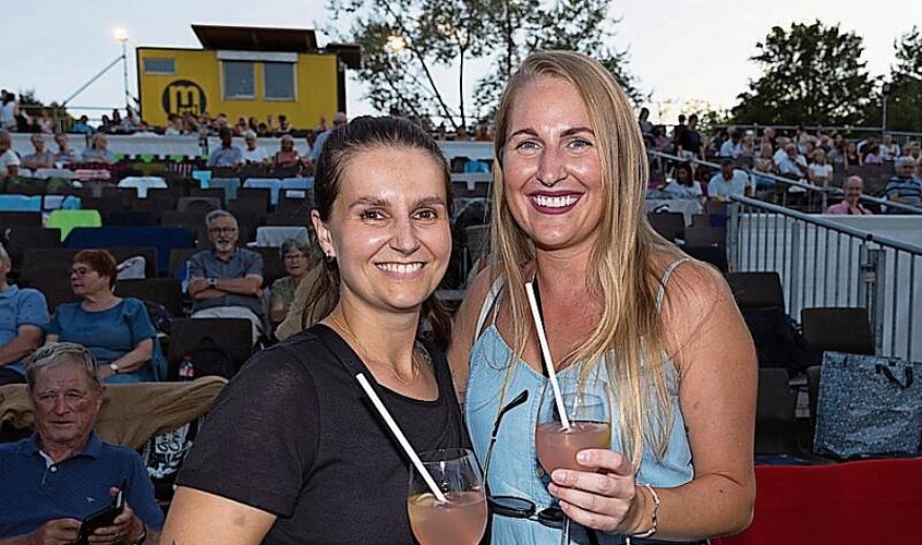 Einmal pro Saison garantiert am Alpenquai: Vivianne Husmann (links) aus Luzern und Ramona Zemp aus Malters.