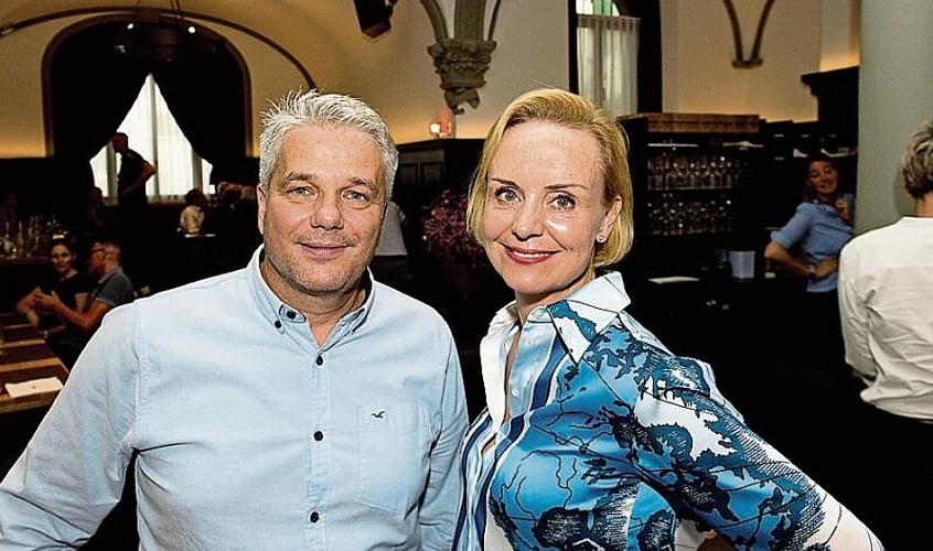 Andreas Broschan, CEO Hörmann Schweiz AG, und Anne Schwöbel, Verwaltungsrätin B. Braun Medical AG. Aktiver Ballsport betreibt Andreas, während Anne es vorzieht, als Zuschauerin beizuwohnen.