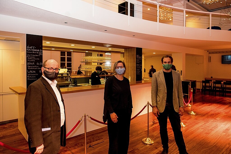 Verwaltungsdirektor Adrian Balmer, Birgit Gantenberg, Leiterin Künstlerisches Betriebsbüro, und Severin Barmettler, Leiter Marketing und Kommunikation (von links).