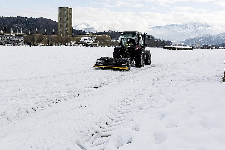 Bei der Präparation war die Schneedecke noch 13 Zentimeter dick.