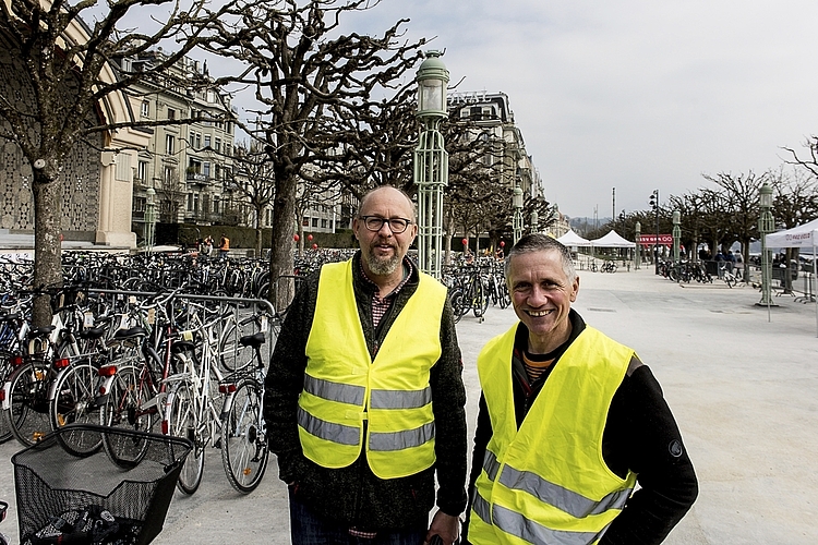 Urs Wüest (links) und Beat Baumli beantworteten fachliche Fragen wie: «Ist das Velo den Preis wert oder stimmt die Qualität?»