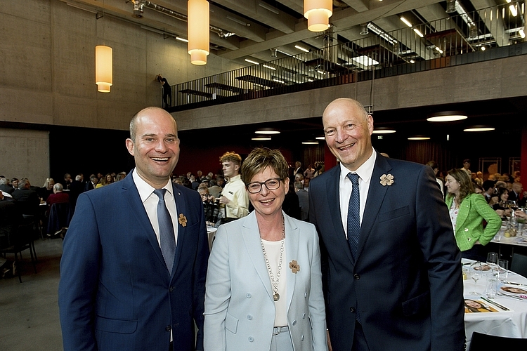 Von links: Regierungsrat Fabian Peter, Luzia Roos-Bättig, Messeleiterin, und Markus Lauber, Vorsitzender der Geschäftsleitung Messe Luzern.