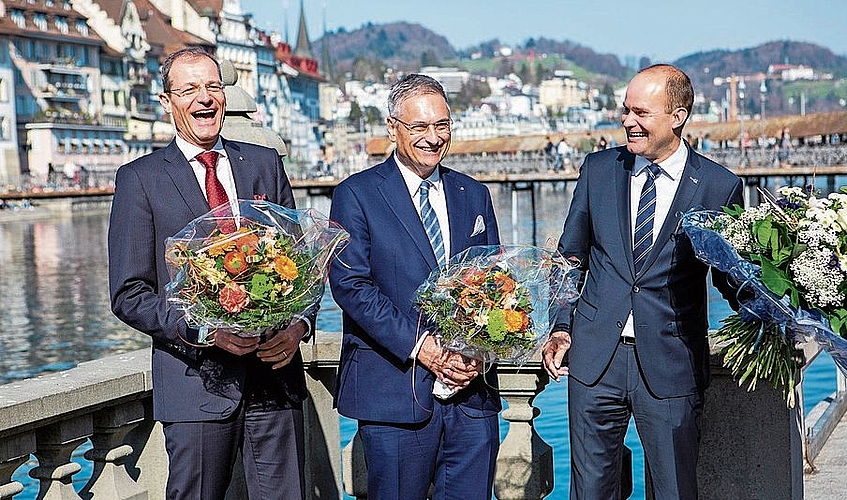 So herzhaft hat man Regierungsrat Reto Wyss (links) selten vor einer Kamera lachen sehen.
Nach der Wiederwahl 2019 hatte er Grund dazu, daneben Guido Graf (Mitte) und Fabian Peter.