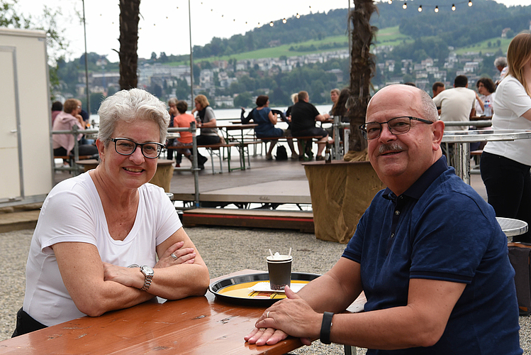 Laut Pia und Alex Kappeler wird durch das Schutzkonzept des Open-Air-Kinos das Ansteckungsrisiko minimiert. Genau deshalb sollte man ins Open-Air-Kino gehen, zur Unterstützung.
