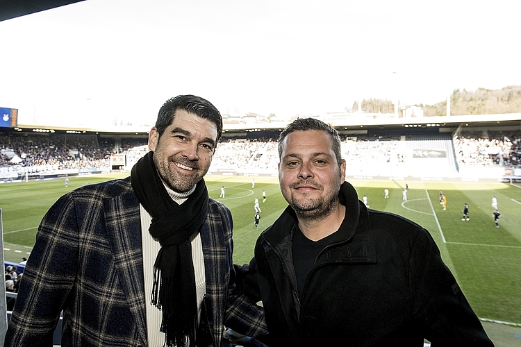 Roger Hofstetter, Präsident Club 94, und Lucien Koch, Partner & Koch, sind schon über 30 Jahre als Fans im Stadion anzutreffen.