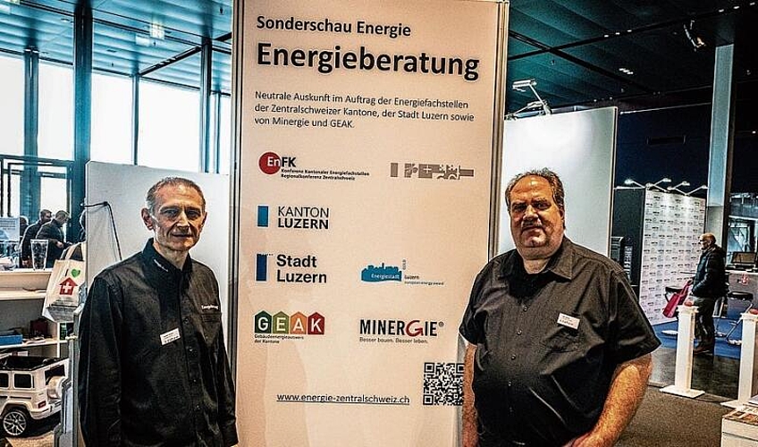 Josef Gneiss (links), Energie-Coach Stadt Luzern, und Res Wyler, Organisator Sonderschau Energieberatung. Die Hitliste der Beratung waren Gebäudesanierung, Heizungsersatz und PV-Anlagen.