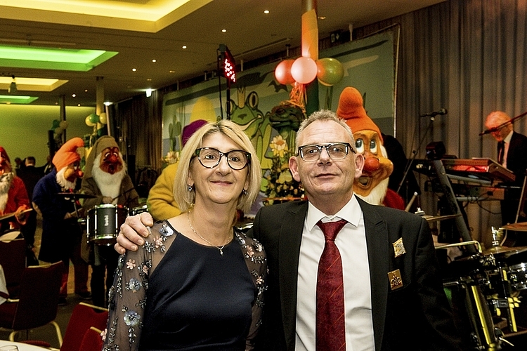 und das Weibelpaar Christian und Sandra Lampart.