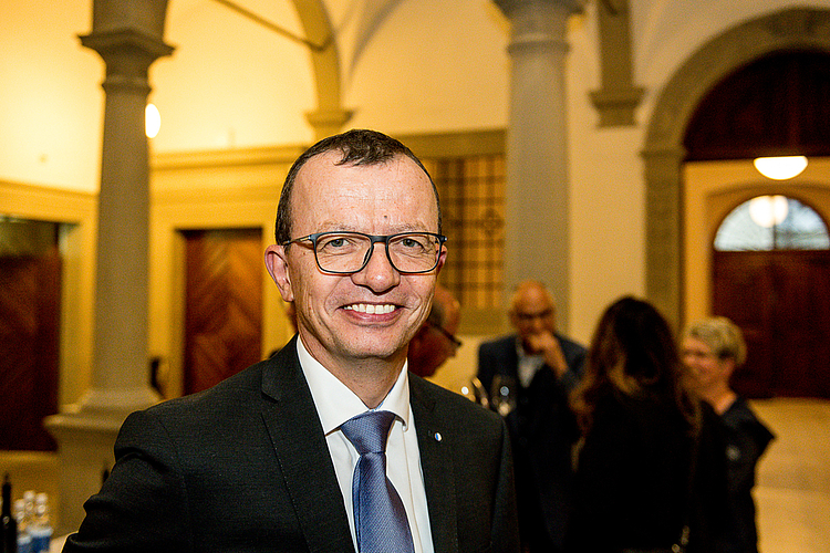 Für den neuen Staatsschreiber des Kantons Luzern, Vincenz Blaser, war es der erste externe Anlass als Jurymitglied, um die Weine zu bewerten.