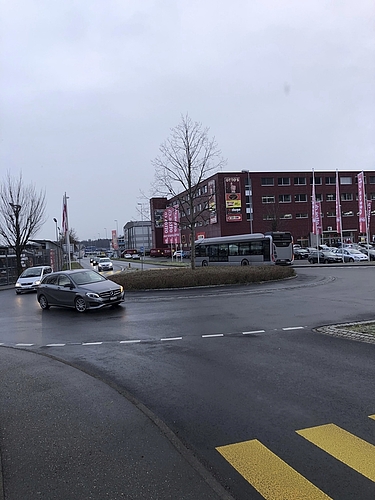 Kreisel oder Lichtsignalanlage? Im Frühling 2021 entscheidet der Grosse Stadtrat, wie die Kreuzung Bodenhof im Stadtteil Littau künftig aussehen soll. Eine Lösung mit Ampeln würde höhere Kosten verursachen. Bild: Lukas Z'berg