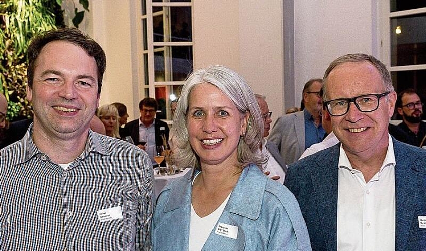 Von links: Heiner Geisseler, Eventlocation Schulhaus Berg, Littau, Stadträtin Franziska Bitzi, Finanzdirektion, und Stadtrat Martin Merki, Sozial- und Sicherheitsdirektion. Von links: Heiner Geisseler, Eventlocation Schulhaus Berg, Littau, Stadträtin Franziska Bitzi, Finanzdirektion, und Stadtrat Martin Merki, Sozial- und Sicherheitsdirektion.