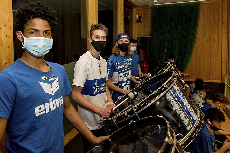 Für die rhythmische Stimmung waren (von links) Timon Dnodn, Lukas Süess, Rino Hochuli und Aurel Schmid verantwortlich.