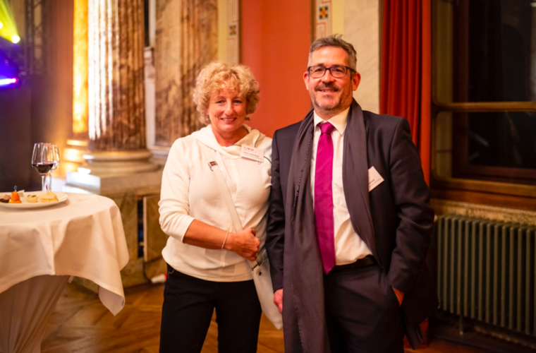 Für die Nidwaldner Landrätin Lilian Lauterburg und den Nidwaldner Landratspräsidenten Stefan Bosshard passte das vorgetragene Pralinenzitat aus «Forrest Gump» zur aktuellen Zeit.