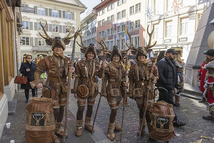Die Gruppe Platzhirsch, von links: Monika Müller, Pia Knapp, Priska Christen und Priska Grütter suchten ihren fünften Hirsch auf dem Hirschenplatz.