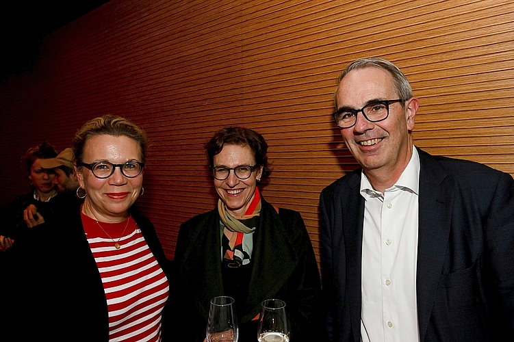 Von links: Andrea Schultheiss, Kathrin Krammer und Stadtpräsident Beat Züsli meinten, dass ein Comic gefühlsmässig in seinen Bann ziehen kann.
