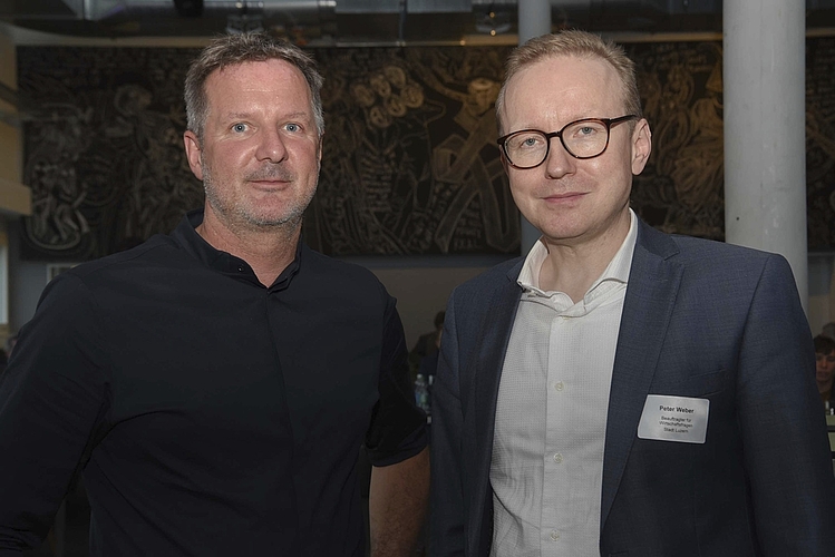André Bachmann (links), Präsident Luzern Plus, ist zufrieden mit dem Event – mit Peter Weber, dem Beauftragten für Wirtschaftsfragen der Stadt Luzern.