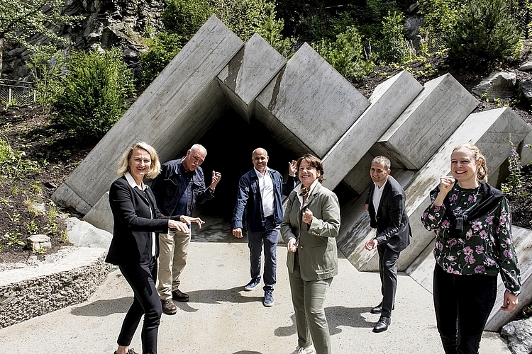 Es rockt! Mitglieder des Stiftungsrats Gletschergarten Luzern (von links): Karin Auf der Maur-Reichmuth, Franz Schenker, Andreas Burri, Corinne Fischer, Präsidentin, Roger Gort und Simone Müller-Staubli.
