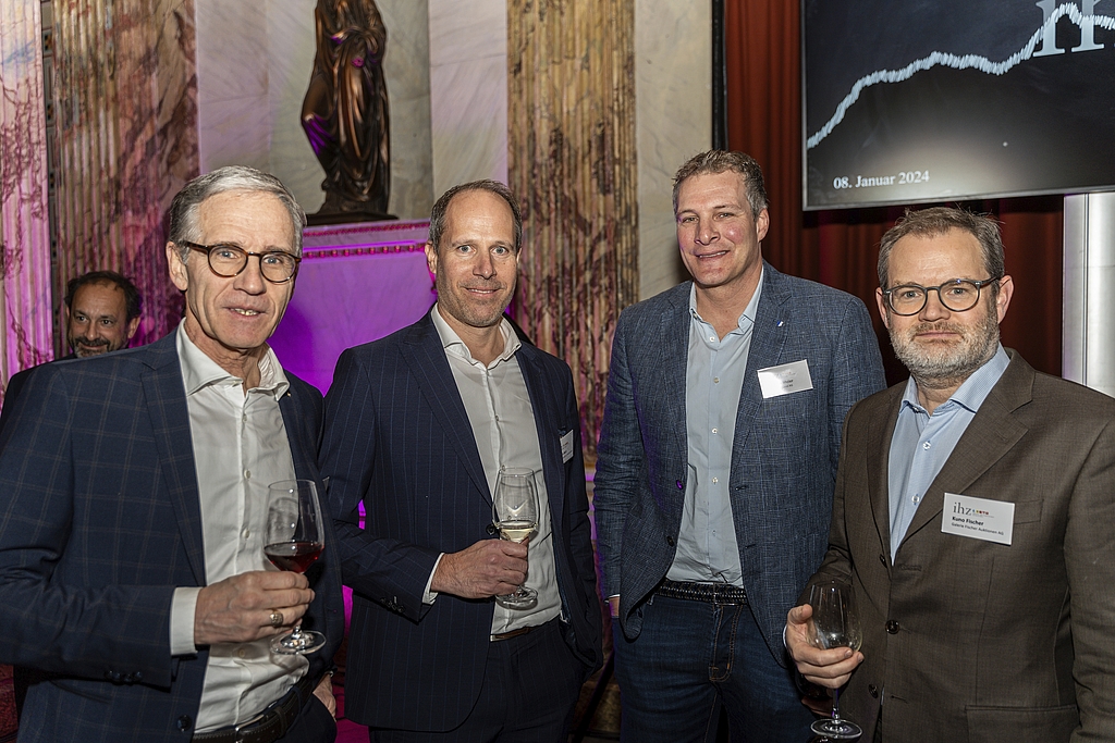 Von links: Beat Lütolf, Bank Vontobel AG; Marco Buck, Reichmuth & Co. Privatbankiers; Thomas Meier, CEO Lehner Versand AG; Kuno Fischer, Direktor Galerie Fischer Auktionen AG.