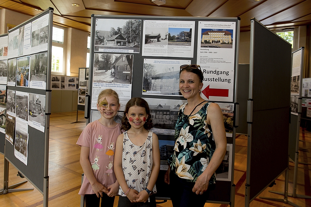 Von links: Jana, Amelie und Sabrina Imgrüth. Die Kinder fanden Schminken, Brettspiel und Baseball cool. Sabrina freute sich über den Auftritt der Guggenmusik Gögguschränzer.