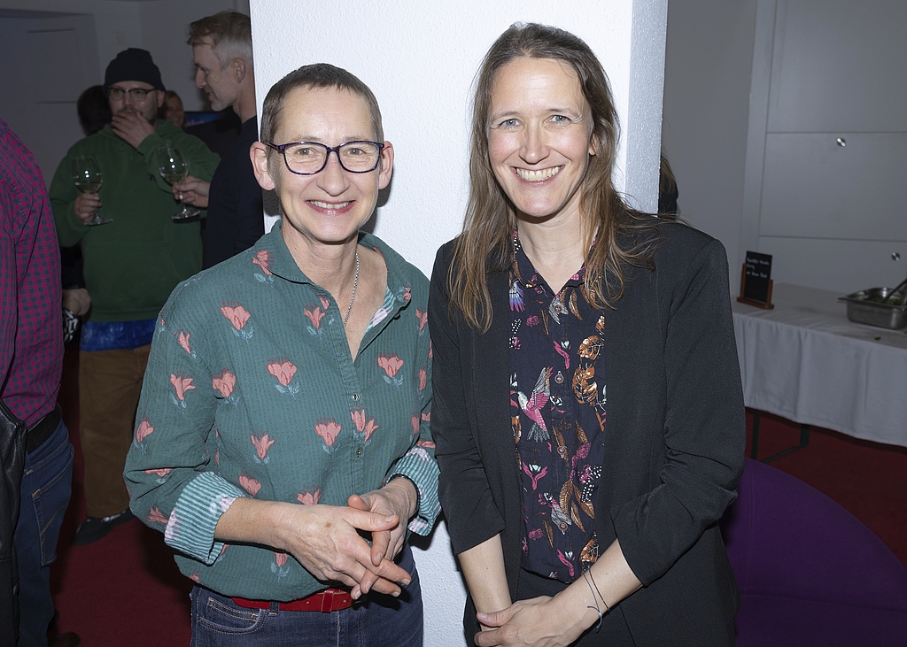Von links: Annette Windlin, Schauspielerin, Regisseurin und Theaterpädagogin, und Anerkennungspreisgewinnerin Martina Clavadetscher realisierten zusammen den «Gedächtnispalast» 2019 in der Viscosistadt.