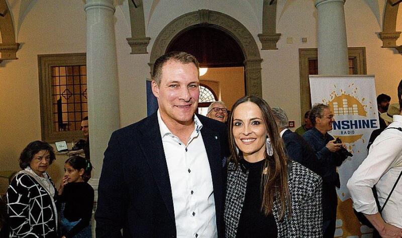 Thomas Meier, Kantonsrat FDP und NR-Kandidat, und Jeannine Kohl. Für Thomas waren die vergangenen Wochen eine anstrengende Zeit mit vielen Besuchen in den Wahlkreisen. Er ist froh, dass es wieder ruhiger wird.