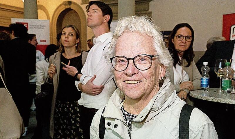 Hanni Brunner: Als ehemaliges Urnenbüro-Mitglied wollte sie die Wahlen nicht nur am TV sehen, sondern die Atmosphäre vor Ort erleben.