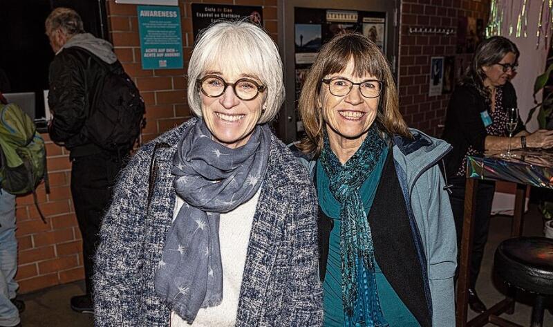 Rita Bazelli (links) ist Physiotherapeutin, auf dem Foto mit Andrea Huwyler, «früh pensionierte Lehrerin», zuletzt an der Berufsschule Brändi tätig.