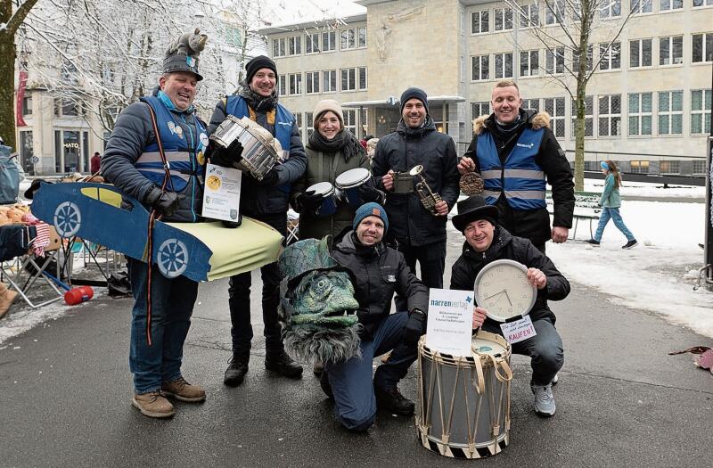 Organisation und Helfer des Flohmarkts (von links, stehend): Marco Wicki, Jan Bühler, Larissa Hädener, Alex Isenschmid und Cyrill Füglistaler. Und unten (von links): Marco Bucher und Gabriel Kaspar.