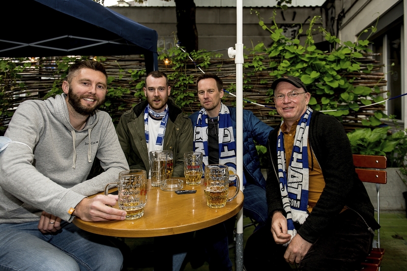 Der 3:1-Erfolg wurde stattdessen im Vögeligärtli in Luzern ausgelassen gefeiert. Bild: Lukas Z'berg