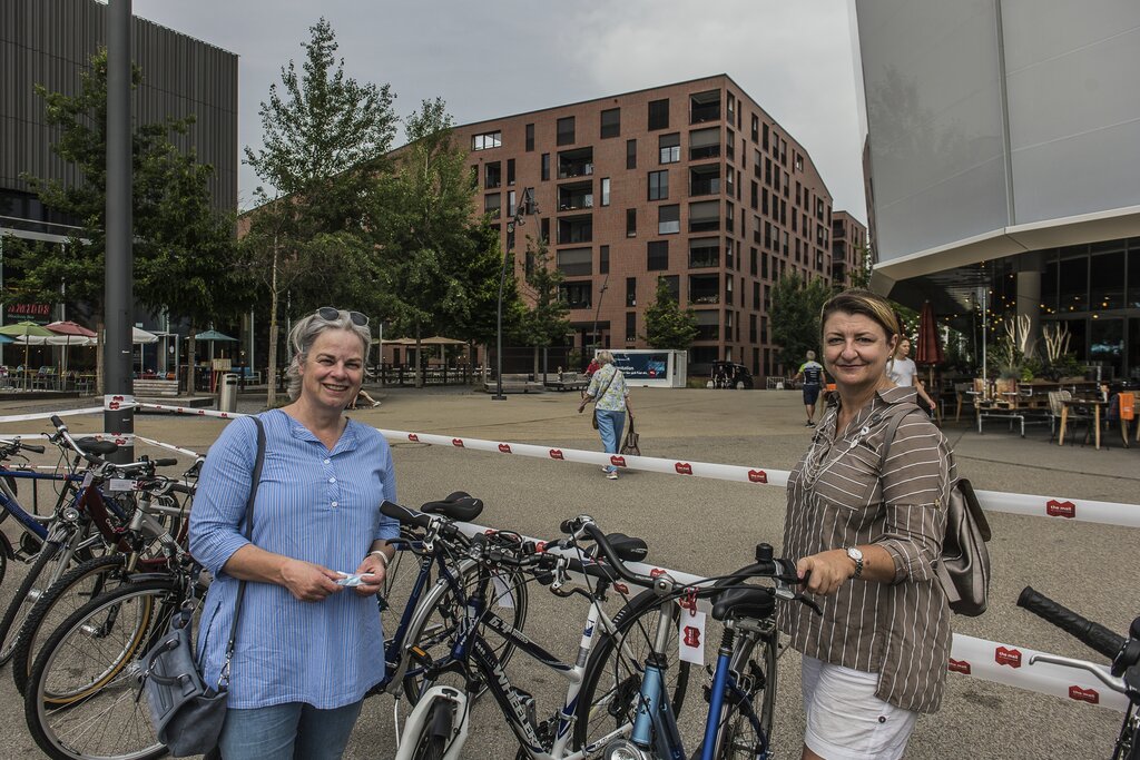 Anke Berning (links) hielt Ausschau nach einem Mountainbike. Ruth Stalder suchte ein Zweitvelo für den Einsatz in Zürich.