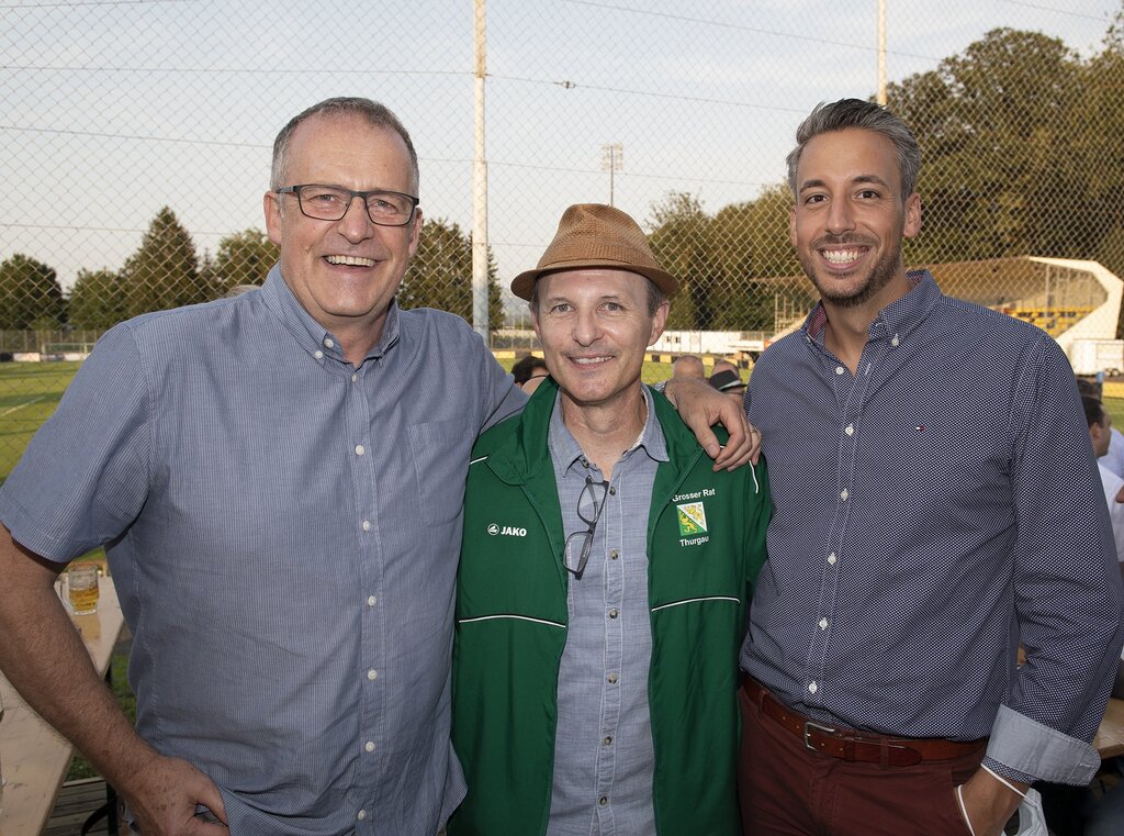 «Ich bin der Goalie», verkündete Werner Rüegg (l.), Kantonsrat AR, CVP, mit Thomas Thalmann (Mitte), Kantonsrat Thurgau, SVP, und Stefan Germann, IT-Verantwortlicher AR/AI.