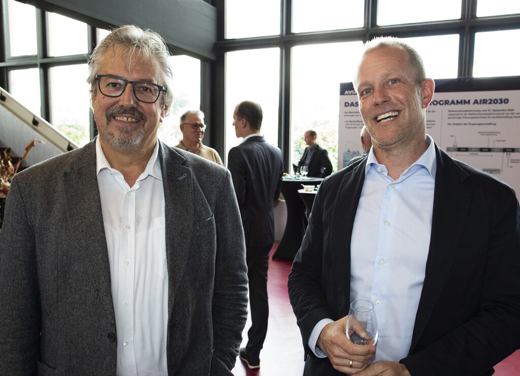 Er war Gripen-Gegner, jetzt Beschaffungsbefürworter: Der Aargauer GLP-NR Beat Flach (v. l.) mit Pro-Komitee-Mitglied Matthias C. Zoller.