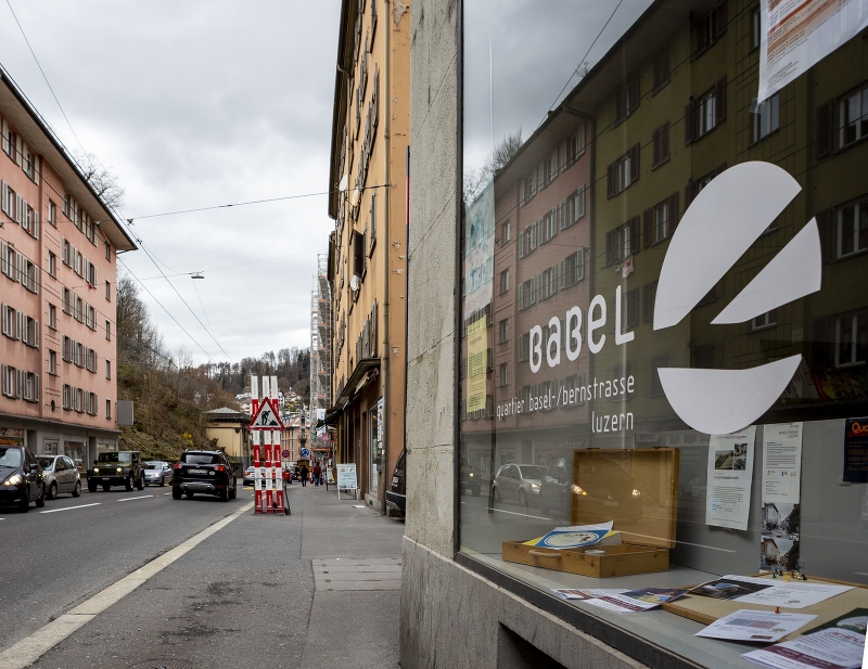 Mitten im viel befahrenen Luzerner Kulturschmelztiegel, der Baselstrasse, befindet sich das Hauptquartier des BaBeL-Projekts.