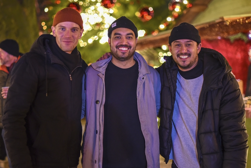 Sind mit dem Start zufrieden (von links): Lukas Z’berg, Philipp Kathriner und Dominik Schmid des Organisationskomitees von Rudolfs Weihnacht.